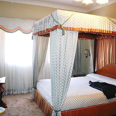 Grand Imperial Hotel Кампала Екстериор снимка