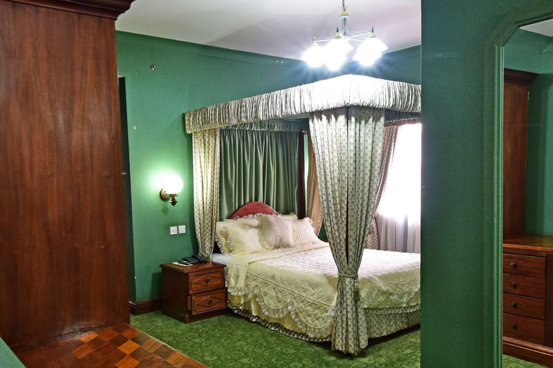 Grand Imperial Hotel Кампала Екстериор снимка