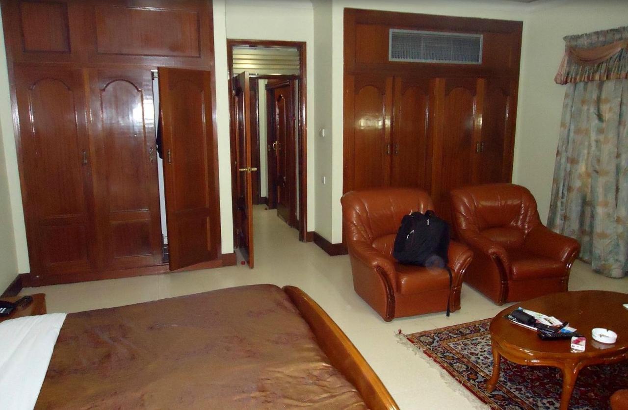 Grand Imperial Hotel Кампала Екстериор снимка