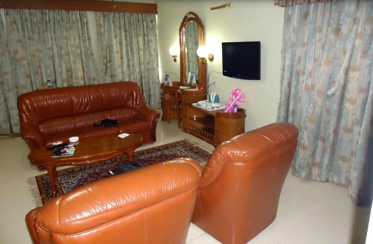 Grand Imperial Hotel Кампала Екстериор снимка