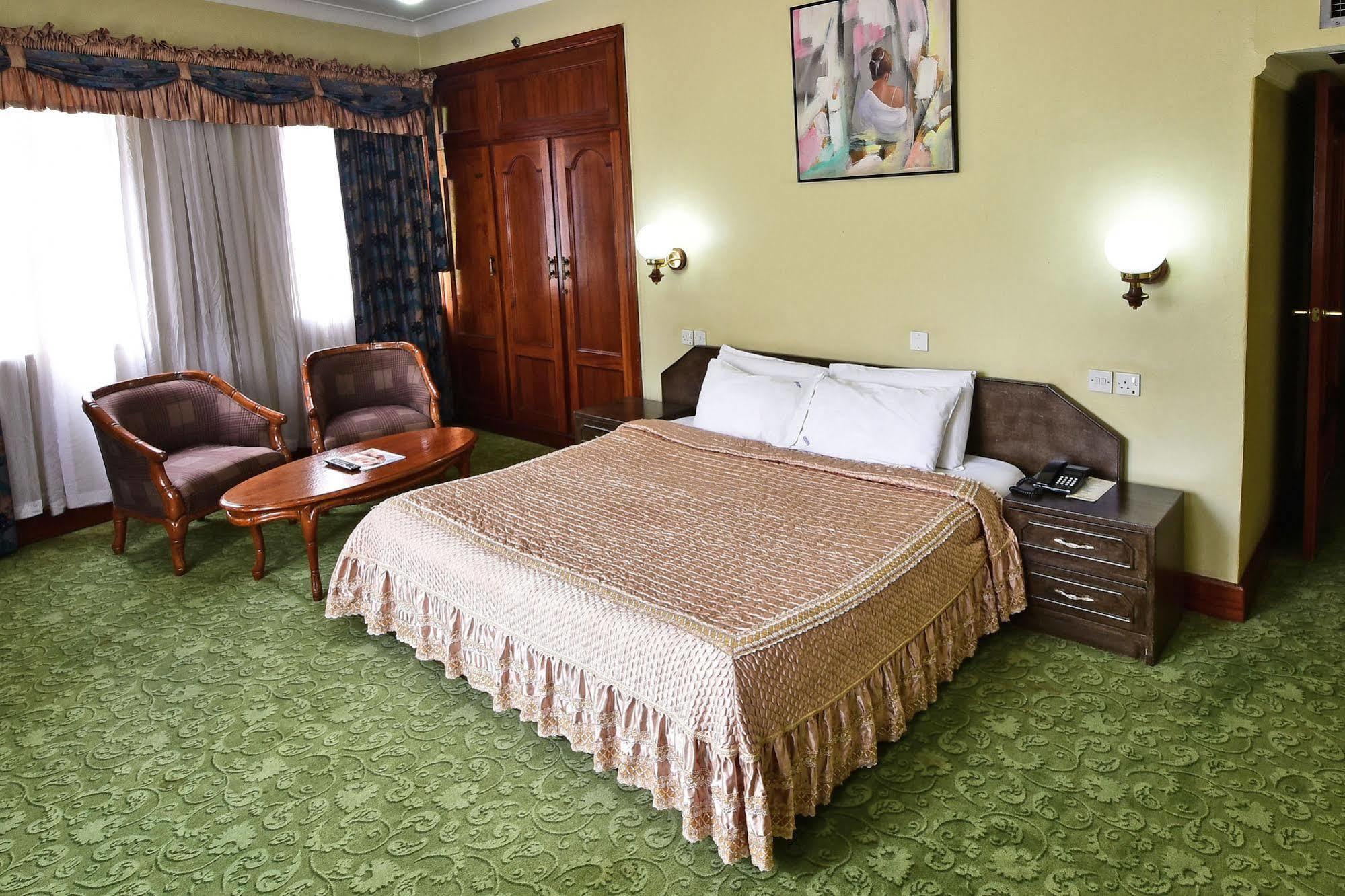 Grand Imperial Hotel Кампала Екстериор снимка